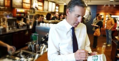 Howard Schultz con  Starbucks