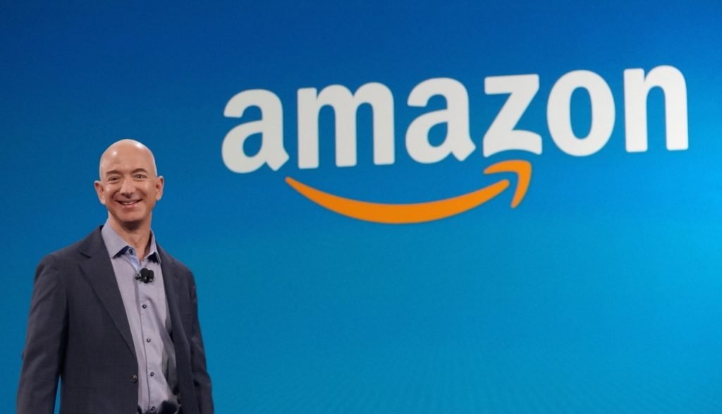 Jeff Bezos con Amazon